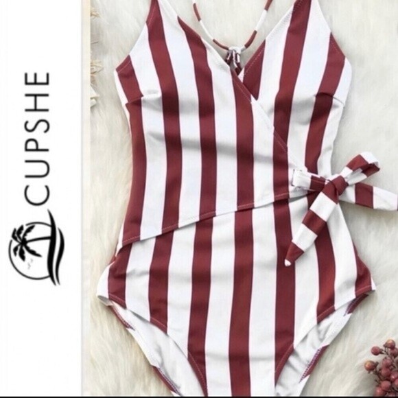 Women's Swimsuit Cupshe striped one piece  red and white size S. - Picture 3 of 7